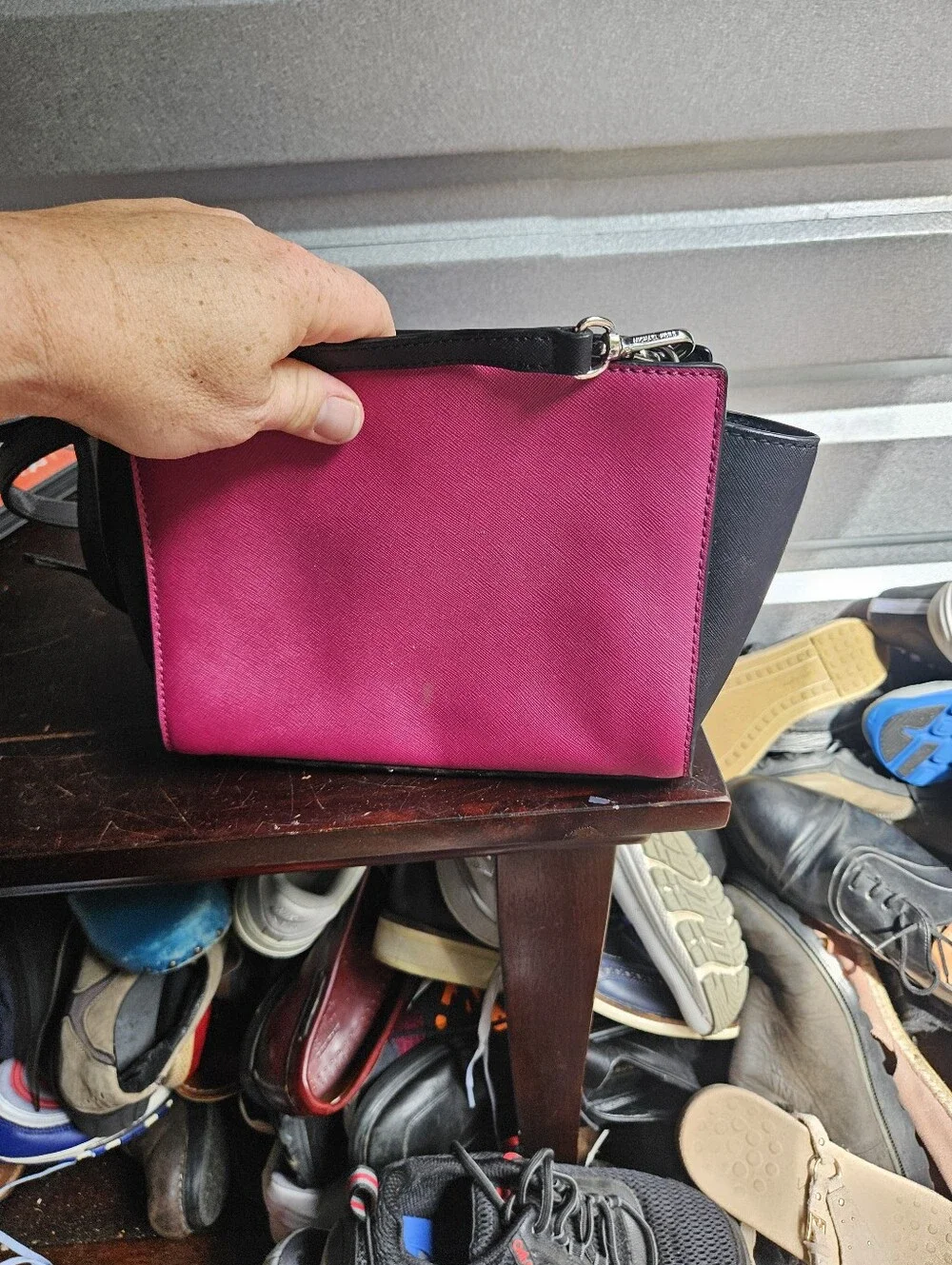 Michael Kors Mini Colorblock Selma Saffiano Messenger Pink&Black Distress